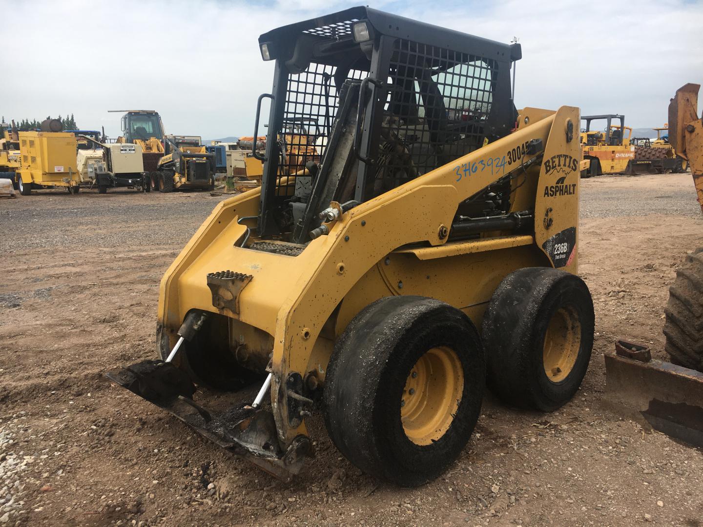 ./imagenes/INVOICE/2019/16961/MINICARGADOR CAT 236B3 PARA PARTES (22).JPG